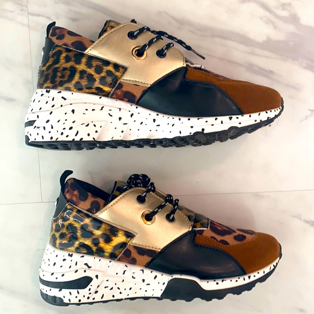 Super cute sneakers!